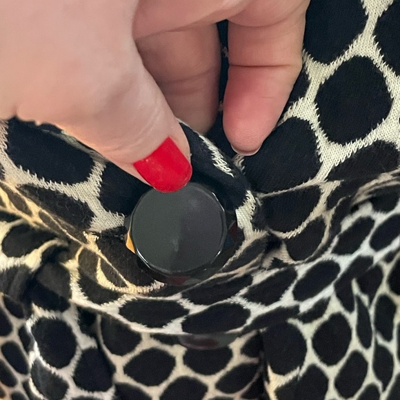 DM New York Black Cream Coat Cotton Knit Button Down Collared size large dotted - Picture 11 of 12